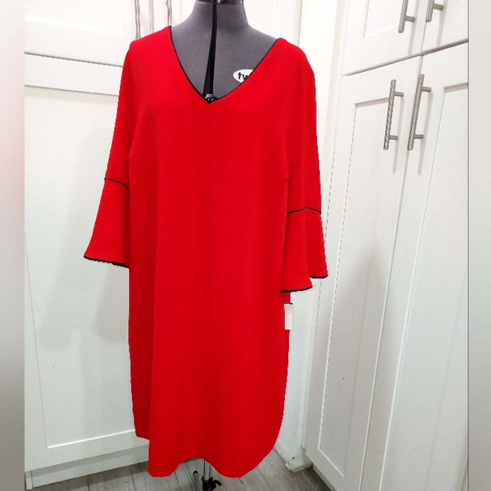 Chic Red V-Neck Dress